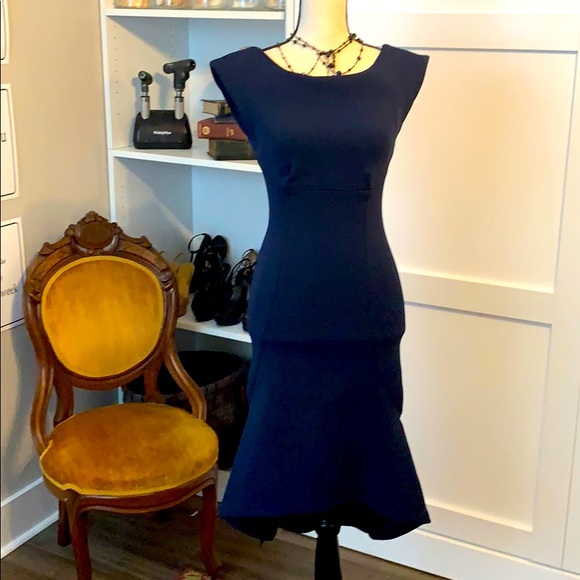 Tracy Reese Dresses & Skirts - Tracy Reese 4 exceptional seam “scuba” navy dress